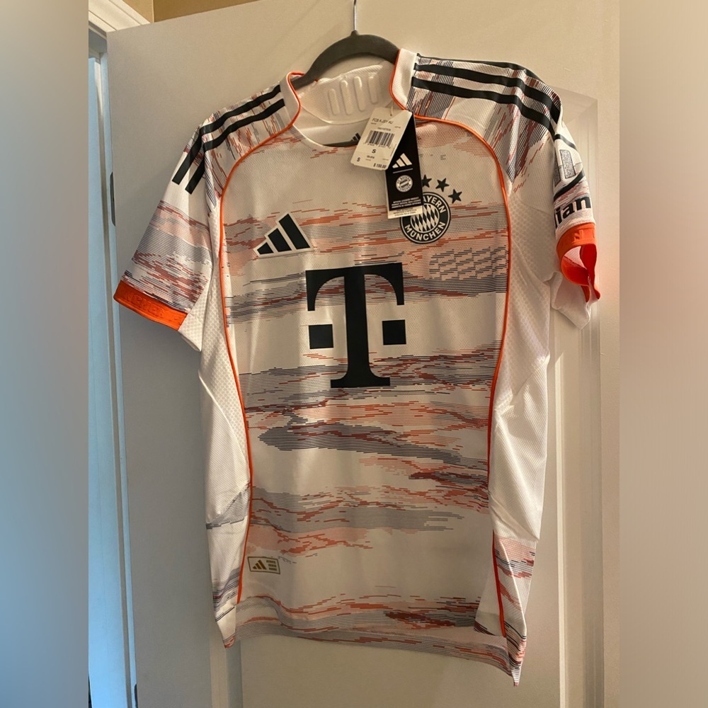 Authentic Bayern Munchen 24/25 Jersey 🇩🇪